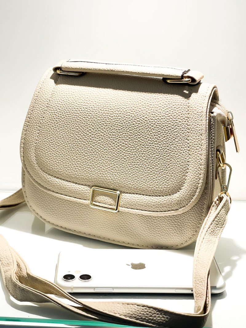 Bolsa Média Redonda em Couro Sintético Eclusivo LiSShop